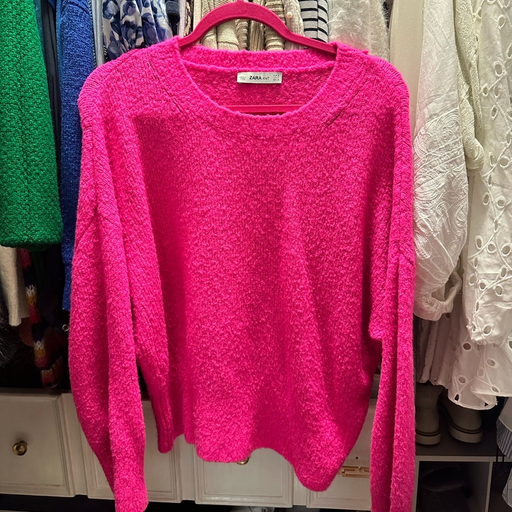 ZARA HOT PINK KNIT SWEATER